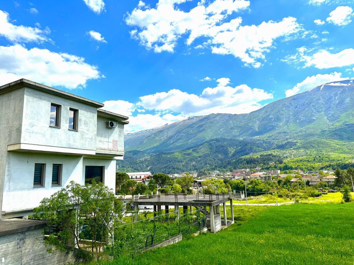 Villa Klajdi Përmet